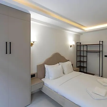 Eleven Aparts Hotel apartamentowy 4*