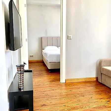 Eleven Aparts Hotel apartamentowy