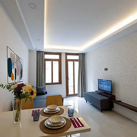 Hotel apartamentowy Eleven Aparts 4*